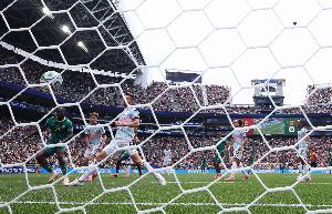 在世界杯淘汰赛为塞内加尔取得进球，哈比卜·迪亚拉是队史第2人